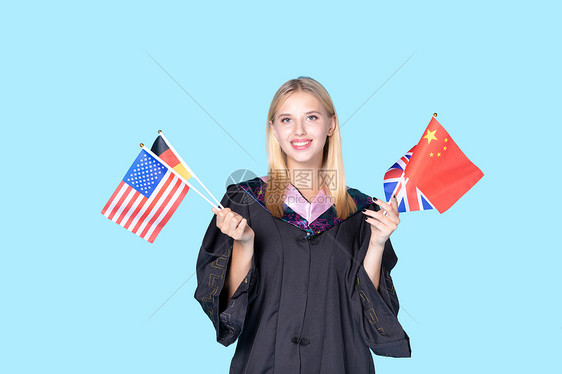 留学生手拿国旗图片