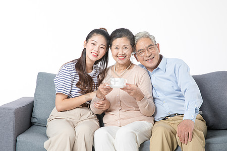 温馨居家女儿陪伴父母背景