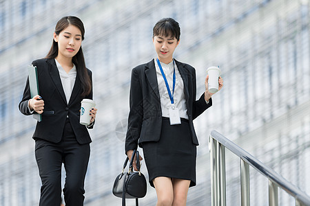 上班路上的人上班路上的商务美女背景