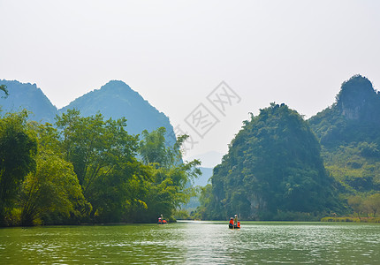 广西巴马县百魔洞背景