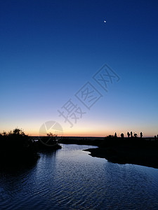 醉美秋景额济纳风光居延海守望黎明背景