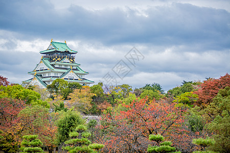 日本天守阁公园秋景高清图片