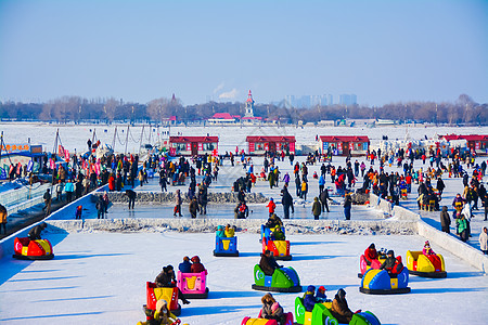 哈尔滨滑雪哈尔滨游乐园高清图片