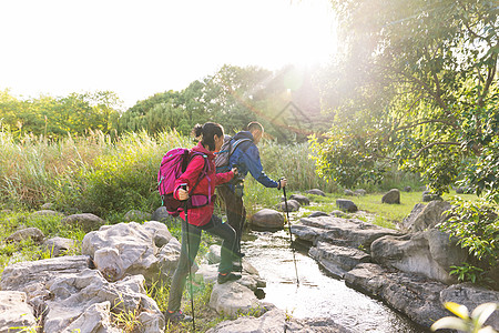 马卡：维尼修斯罚点球让姆巴佩错失戴帽的机会，后者选择沉默