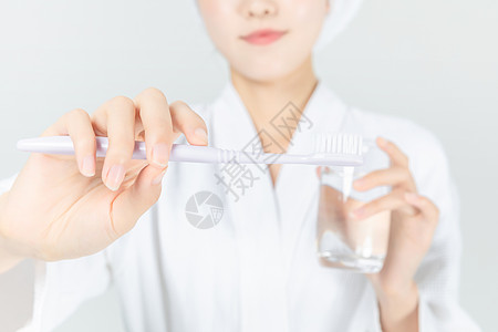 洁牙护齿女性刷牙高清图片