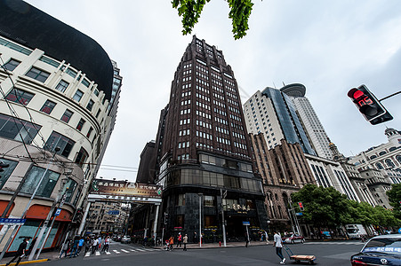 南京路步行街上海国际饭店背景