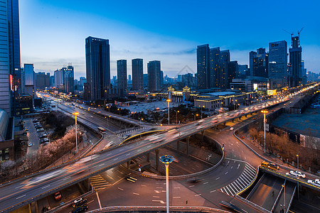 城市高架车流延时摄影图片