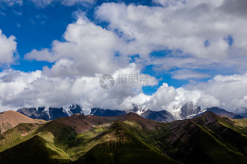 贡嘎雪山图片