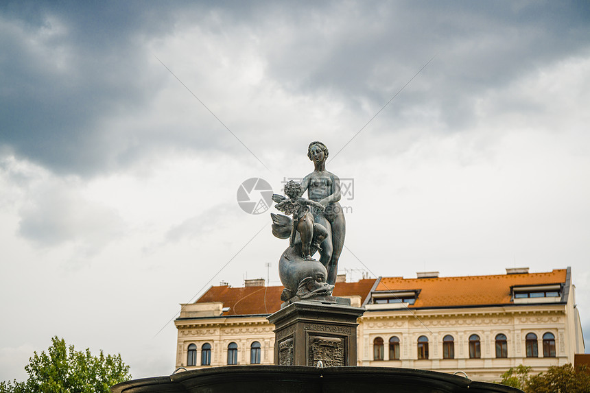 捷克布拉格的华伦斯坦宫雕像图片