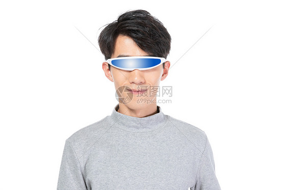 戴科技眼镜男性形象图片