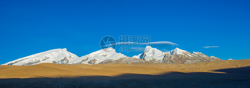 全景雪山图片