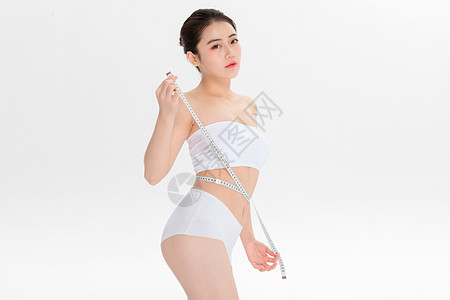 量腰围的瘦身美女