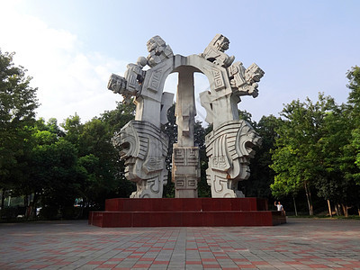 安徽合肥休闲游玩景点九狮雕塑是上个世纪本市最大的街头雕塑图片