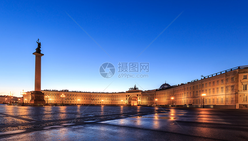 圣彼得堡冬宫广场总参谋部大厦夜景图片