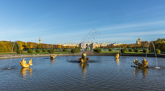 圣彼得堡著名旅游景点夏宫上花园图片