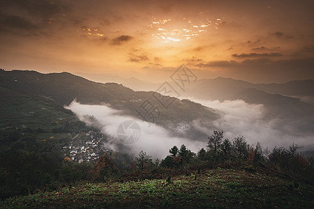 高山云雾安徽歙县石潭云海村落背景