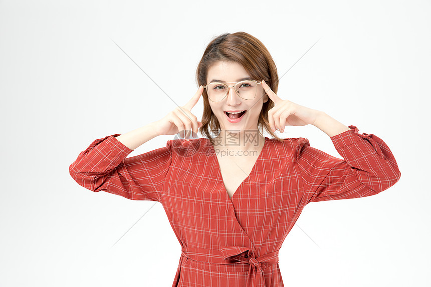 时尚女性惊喜表情