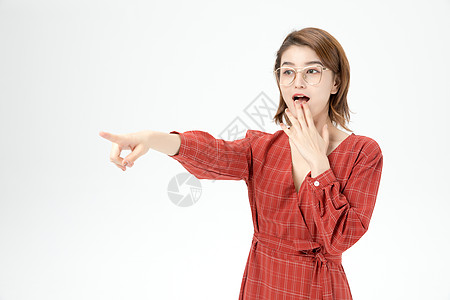 全身美女欧美时尚女性惊喜表情背景