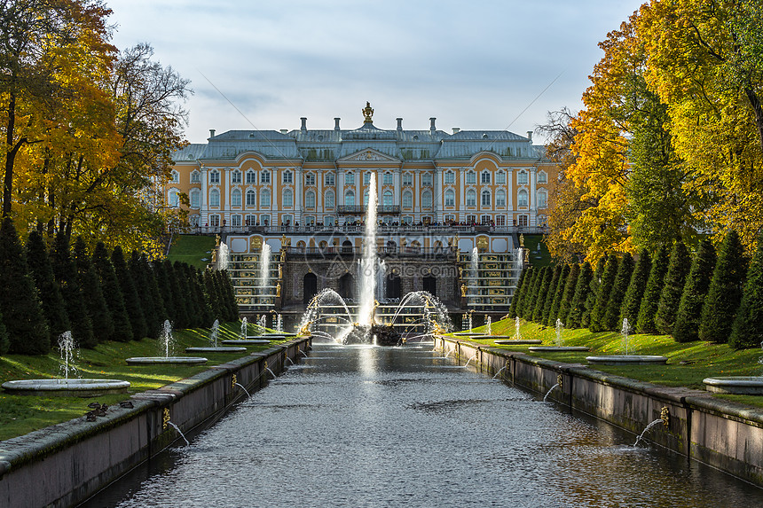 圣彼得堡夏宫下花园最美秋色图片
