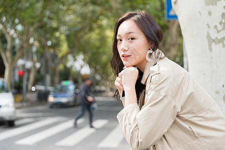 女性养生城市旅行的女性背景