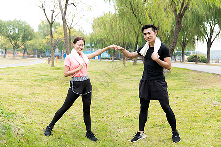 胜利补时任意球，C罗罚前念念有词给自己鼓劲但遗憾打丢