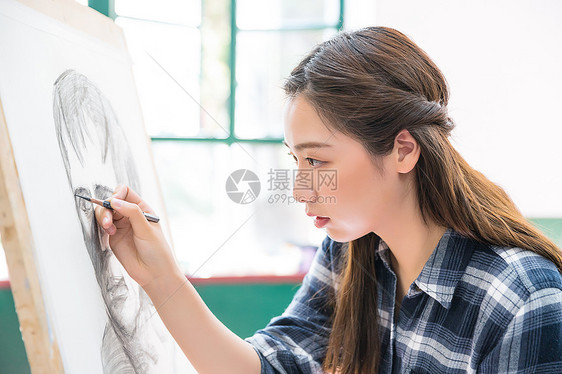 女性绘画素描图片