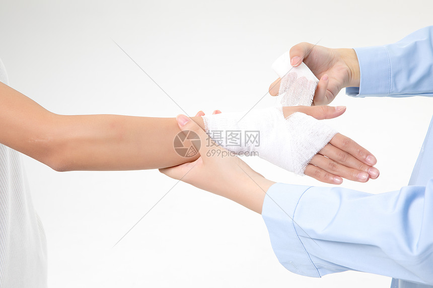 手掌受伤包扎
