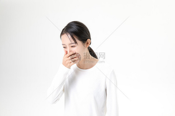 女性咳嗽图片