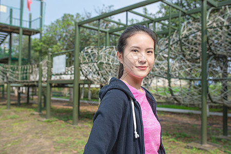 运动障碍拓展女性形象背景图片