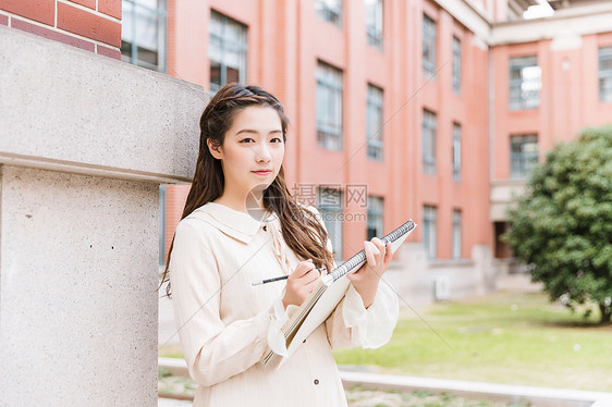 青春女孩素描图片