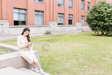 青春女孩素描图片