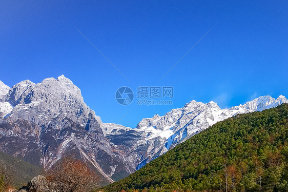 云南玉龙雪山虎跳峡图片