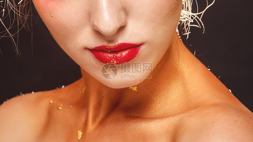 外国美女性感唇妆图片