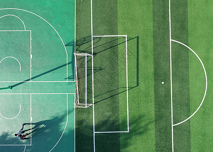 本赛季英超卡塞米罗已经打进3球，没有哪位中场比他进球更多