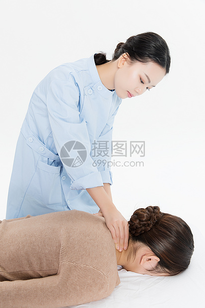 美女做spa按摩脖子图片