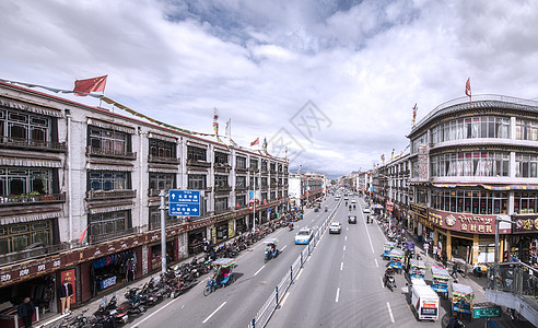 多云转雷阵雨西藏拉萨八廓街背景