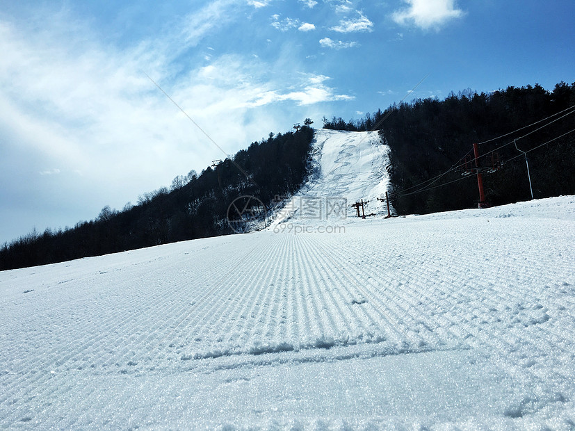 滑雪道图片