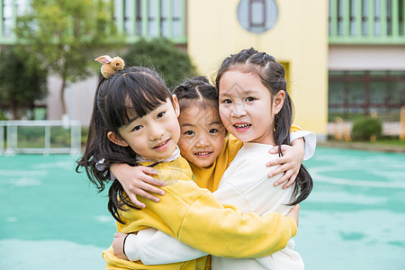 可爱人物幼儿园女孩拥抱背景