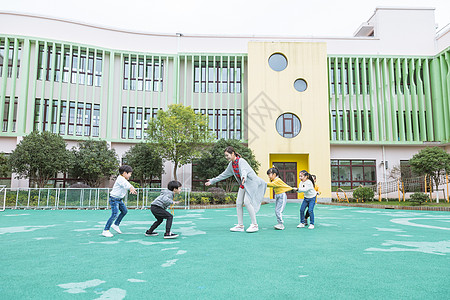 幼儿园老师和孩子玩游戏背景