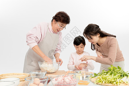 一家人和面包饺子图片