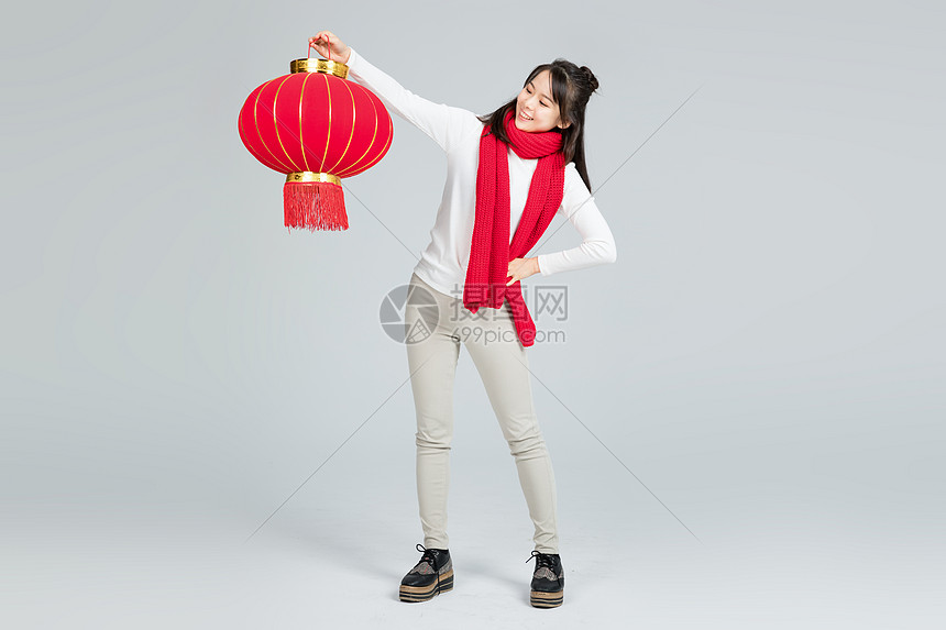 提灯笼的美女