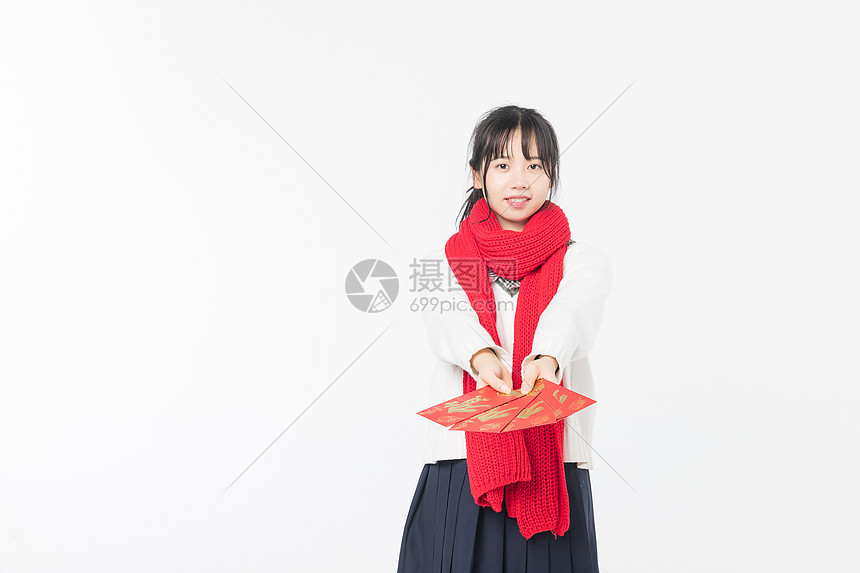 新春少女手递红包图片