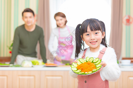 孩子和爸爸妈妈做饭背景图片