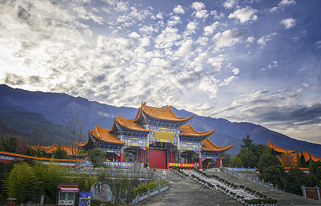 山上寺庙云南大理崇圣寺三塔背景