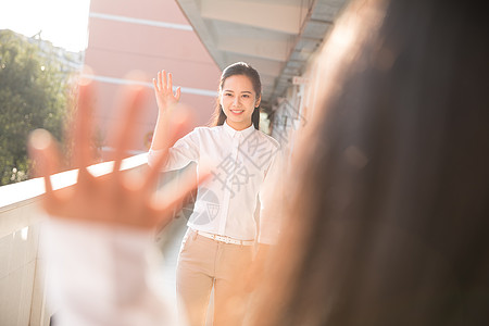 师生学生放学与老师道别背景