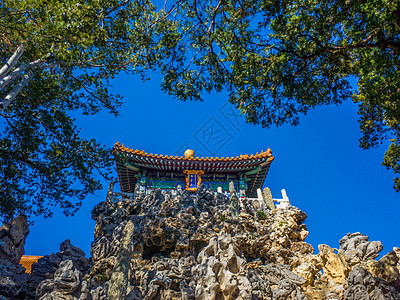 北京故宫御花园堆秀山御景亭图片