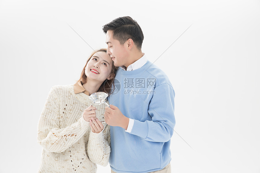 情侣求婚钻戒图片