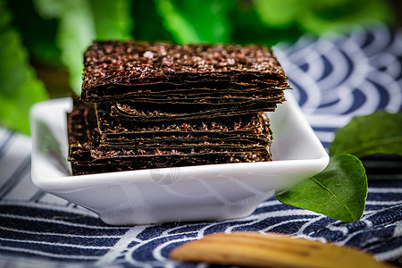 海苔脆片美味海苔蛋糕高清图片