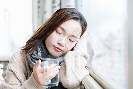 睡眠美女女性居家喝热水背景