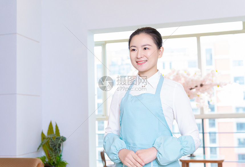 女性家政保洁服务形象图片